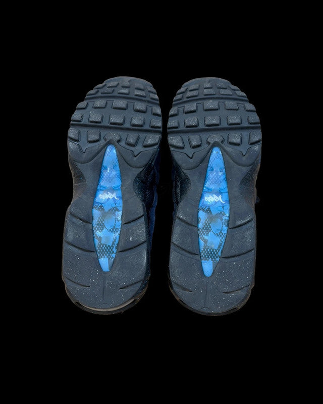 Nike Air Max 95 black and blue sneakers logo pattern stitching